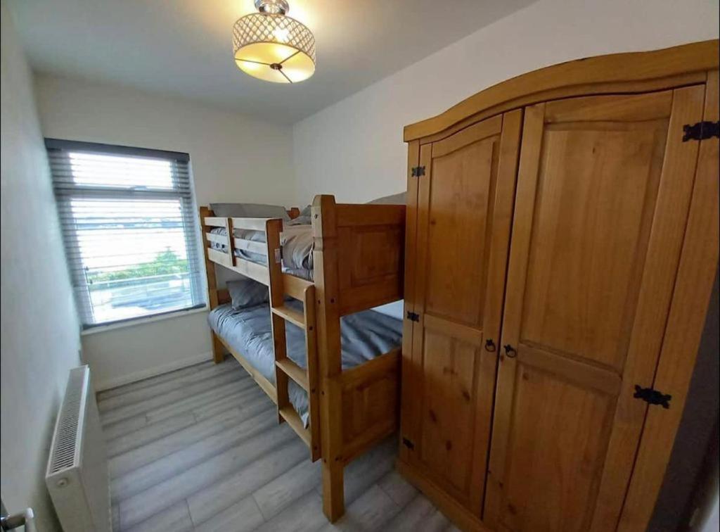 Spectacular 4 Bedroom Sea View Residential Home Bangor  Exteriör bild